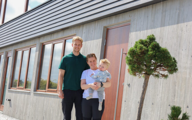 Erlend og Marens hus er helt nytt, men passer perfekt i 60-tallsgata i Stavanger